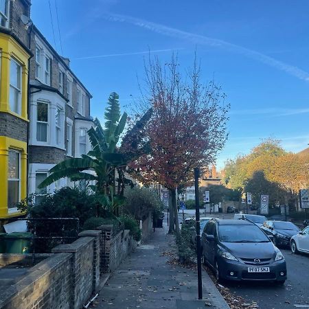 Self-Contained Flat On The 2Nd Floor You Will Share With One Other Guest, In A Family House 2 Minutes Walk From Tufnell Park Station 2Nd Floor With Stairs לונדון מראה חיצוני תמונה