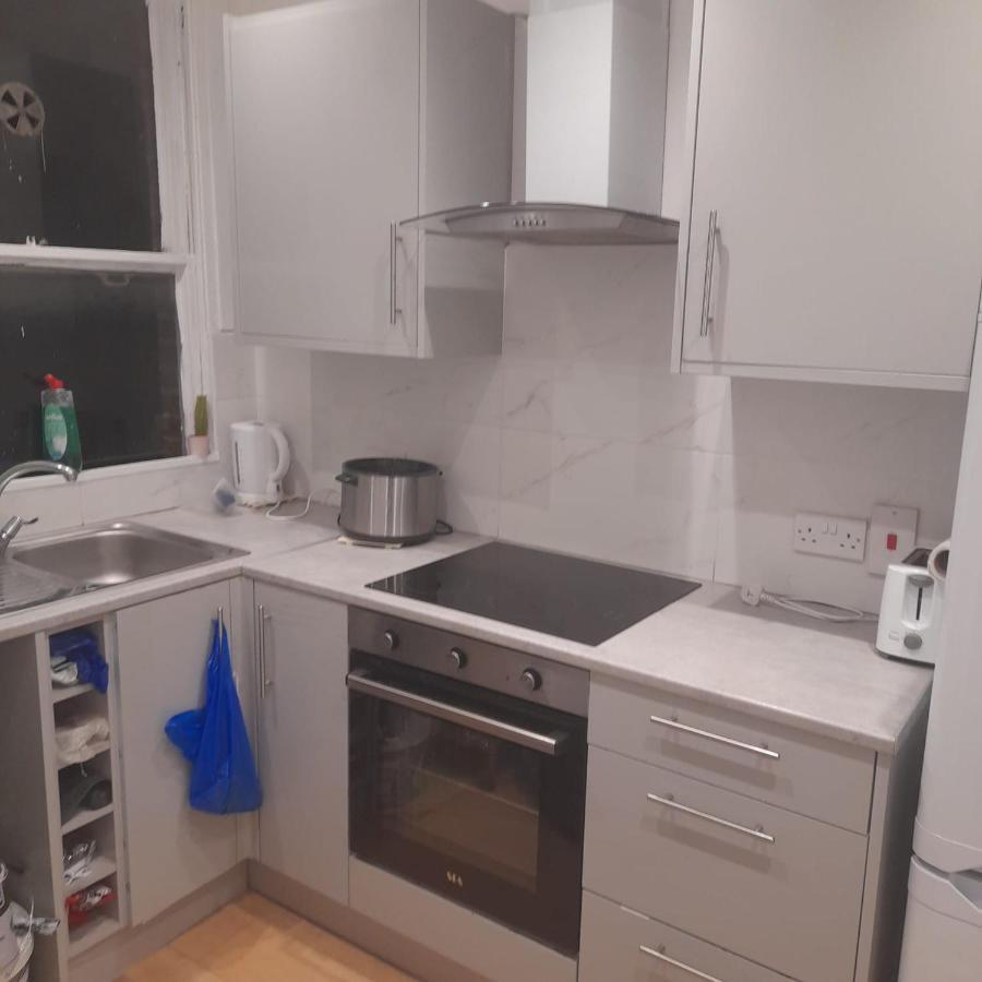 Self-Contained Flat On The 2Nd Floor You Will Share With One Other Guest, In A Family House 2 Minutes Walk From Tufnell Park Station 2Nd Floor With Stairs לונדון מראה חיצוני תמונה